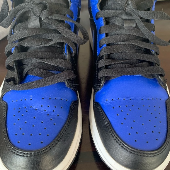 Jordan 1 Mid Hyper Royal Tumbled Leather - Picture 3 of 13